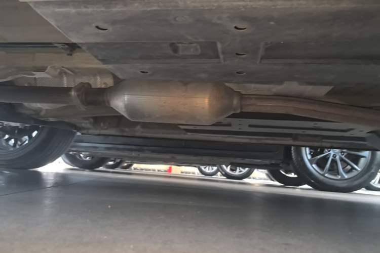 Used CHANGAN OSHAN Z6 2022 Blue Whale 1.5T DCT Smart Edition Left Side Sill