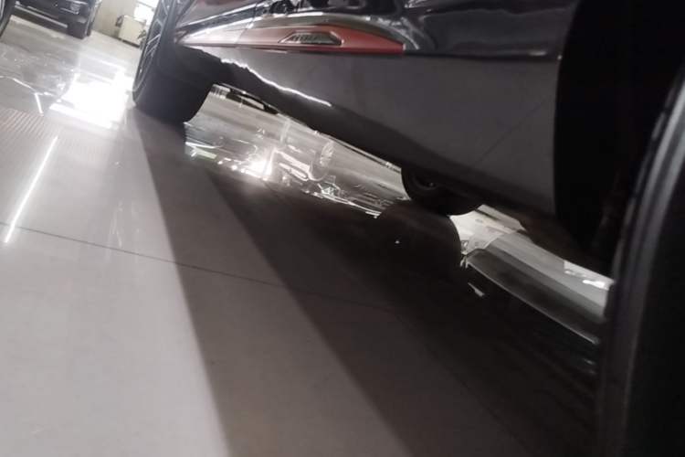 Used CHANGAN OSHAN Z6 2022 Blue Whale 1.5T DCT Smart Edition Left Side Sill