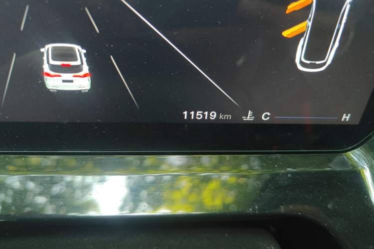 Used CHANGAN OSHAN Z6 2022 Blue Whale 1.5T DCT Smart Edition Urban Version Odometer Close Up