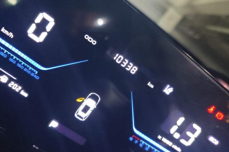 Used CHANGAN OSHAN Z6 2022 Blue Whale 1.5T DCT Luxury Model Odometer Close Up