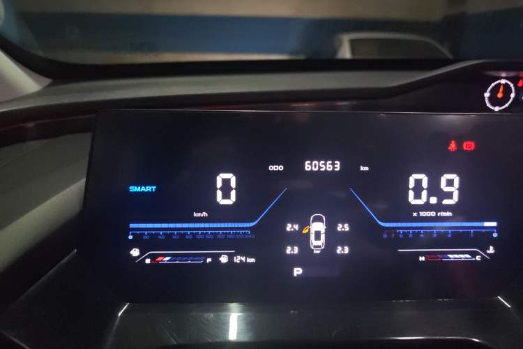 Used CHANGAN OSHAN Z6 2022 Blue Whale 1.5T DCT Luxury Model Odometer Close Up