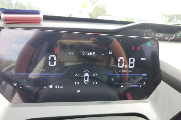 Used CHANGAN OSHAN Z6 2022 Blue Whale 1.5T DCT Luxury Model Odometer Close Up