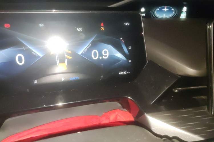 Used CHANGAN OSHAN Z6 2022 Blue Whale 1.5T DCT Smart Navigation Model Odometer Close Up