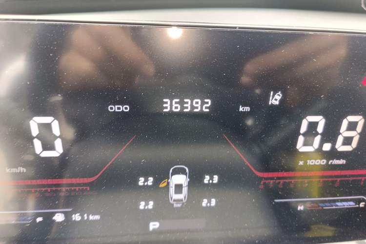 Used CHANGAN OSHAN Z6 2022 Blue Whale 1.5T DCT Luxury Model Odometer Close Up