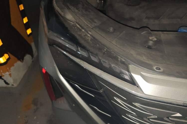 Used CHANGAN OSHAN Z6 2022 Blue Whale 1.5T DCT Luxury Model Right Front Headlight