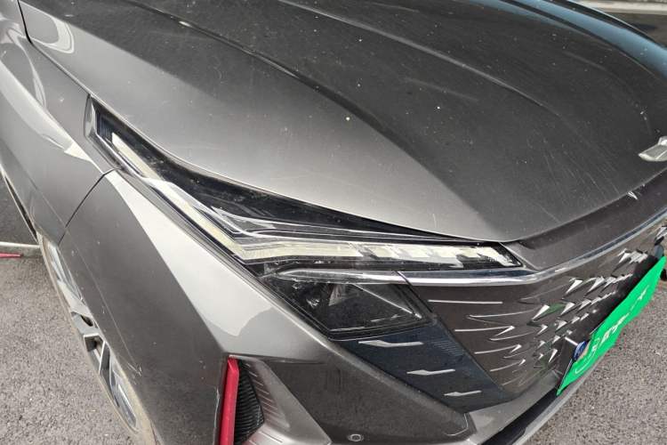 Used CHANGAN OSHAN Z6 2022 Blue Whale 1.5T DCT Smart Edition Right Front Headlight
