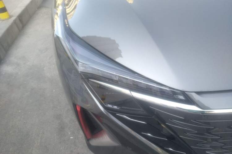 Used CHANGAN OSHAN Z6 2022 Blue Whale 1.5T DCT Smart Edition Urban Version Right Front Headlight