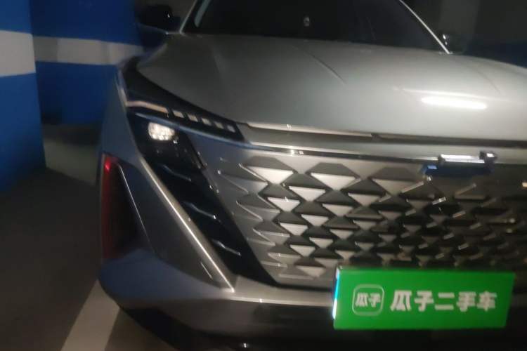 Used CHANGAN OSHAN Z6 2022 Blue Whale 1.5T DCT Smart Navigation Model Right Front Headlight