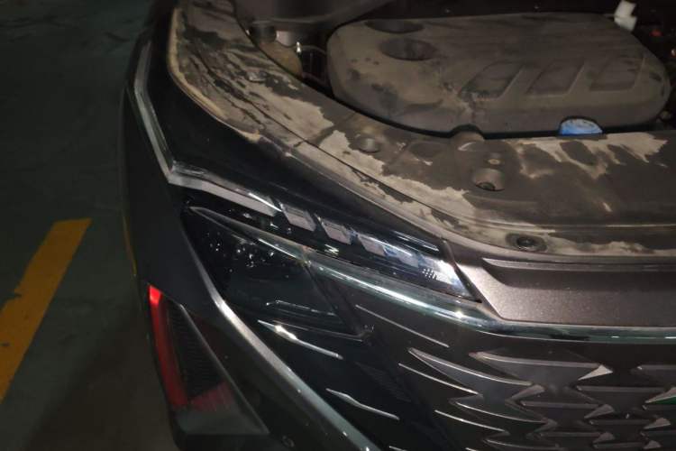 Used CHANGAN OSHAN Z6 2022 Blue Whale 1.5T DCT Smart Edition Right Front Headlight