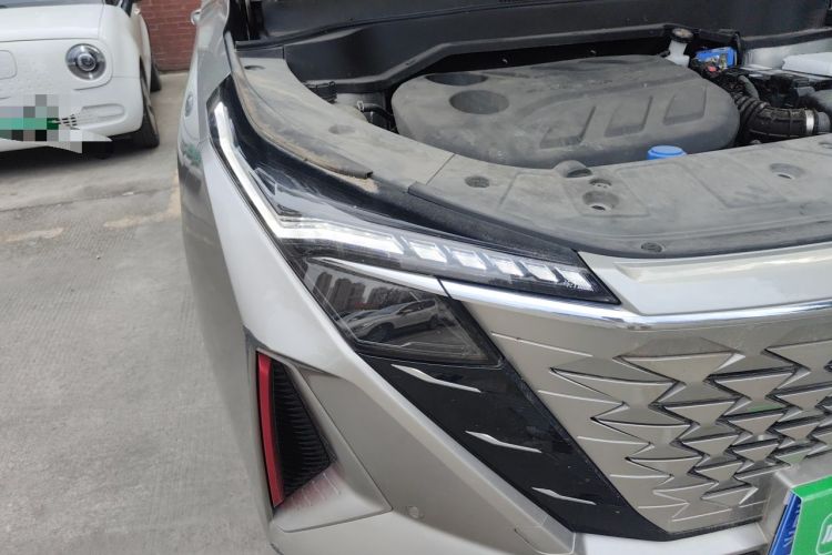 Used CHANGAN OSHAN Z6 2022 Blue Whale 1.5T DCT Luxury Model Right Front Headlight