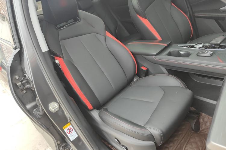 Used CHANGAN OSHAN Z6 2022 Blue Whale 1.5T DCT Smart Edition Urban Version Right Front Seat