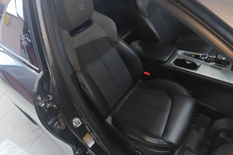 Used CHANGAN OSHAN Z6 2022 Blue Whale 1.5T DCT Smart Edition Urban Version Right Front Seat