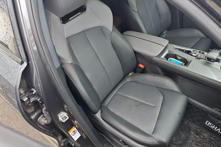 Used CHANGAN OSHAN Z6 2022 Blue Whale 1.5T DCT Smart Edition Urban Version Right Front Seat