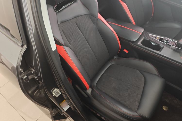 Used CHANGAN OSHAN Z6 2022 Blue Whale 1.5T DCT Luxury Model Right Front Seat