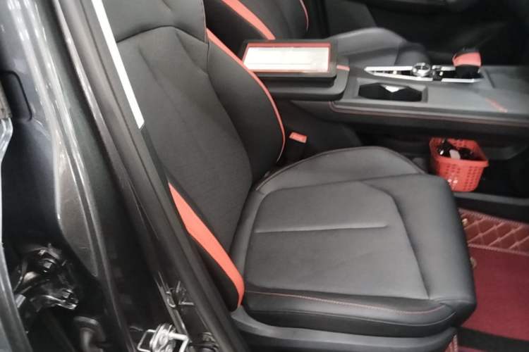 Used CHANGAN OSHAN Z6 2022 Blue Whale 1.5T DCT Smart Edition Right Front Seat