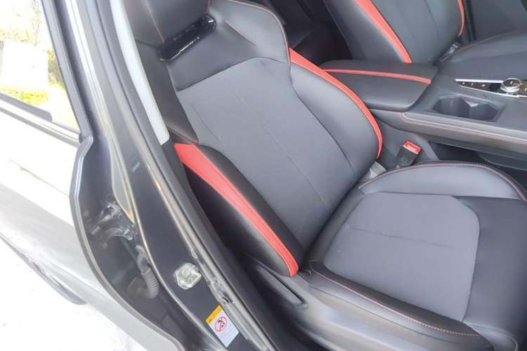 Used CHANGAN OSHAN Z6 2022 Blue Whale 1.5T DCT Luxury Model Right Front Seat