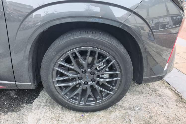 Used CHANGAN OSHAN Z6 2022 Blue Whale 1.5T DCT Luxury Model Right Front Wheel Hub