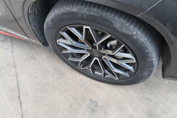 Used CHANGAN OSHAN Z6 2022 Blue Whale 1.5T DCT Smart Edition Urban Version Right Front Wheel Hub