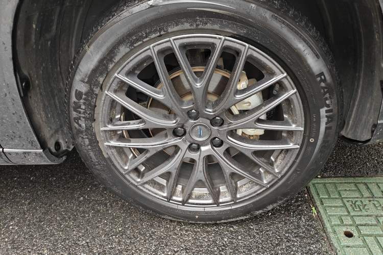 Used CHANGAN OSHAN Z6 2022 Blue Whale 1.5T DCT Luxury Model Right Front Wheel Hub