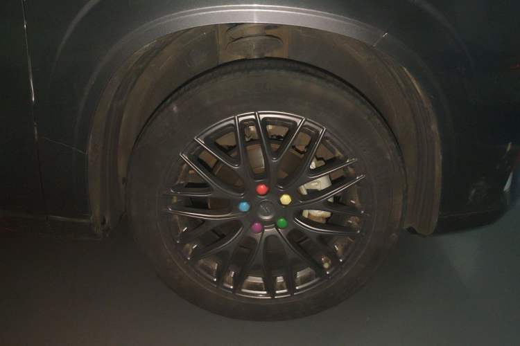 Used CHANGAN OSHAN Z6 2022 Blue Whale 1.5T DCT Luxury Model Right Front Wheel Hub