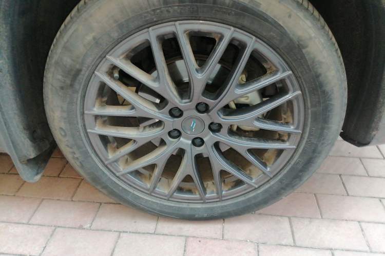 Used CHANGAN OSHAN Z6 2022 Blue Whale 1.5T DCT Luxury Model Right Front Wheel Hub