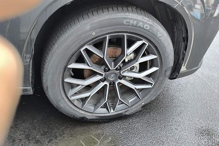 Used CHANGAN OSHAN Z6 2022 Blue Whale 1.5T DCT Luxury Model Right Front Wheel Hub
