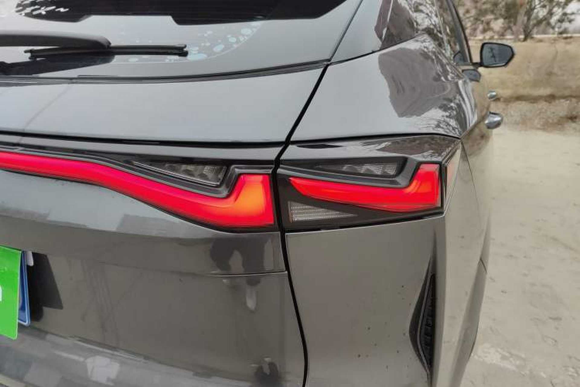 Used CHANGAN OSHAN Z6 2022 Blue Whale 1.5T DCT Smart Edition Urban Version Right Rear Taillight