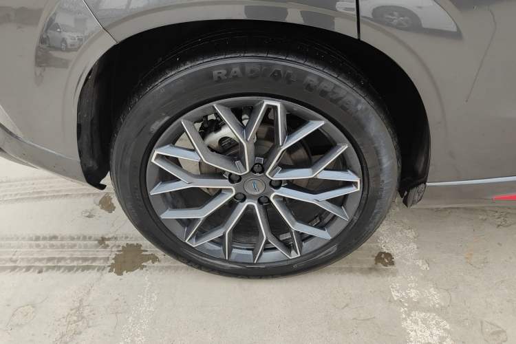 Used CHANGAN OSHAN Z6 2022 Blue Whale 1.5T DCT Smart Edition Urban Version Right Rear Wheel Hub