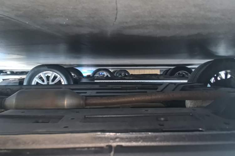 Used CHANGAN OSHAN Z6 2022 Blue Whale 1.5T DCT Smart Edition Right Side Sill