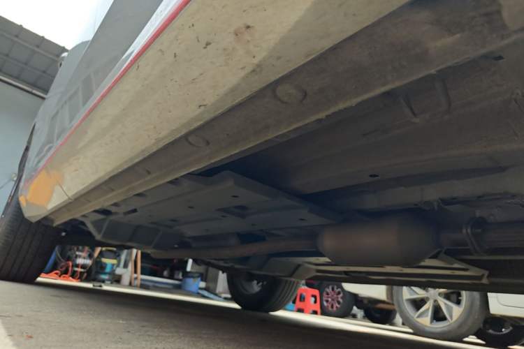 Used CHANGAN OSHAN Z6 2022 Blue Whale 1.5T DCT Smart Edition Urban Version Right Side Sill