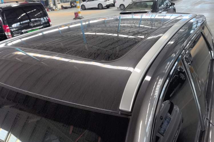 Used CHANGAN OSHAN Z6 2022 Blue Whale 1.5T DCT Smart Edition Roof
