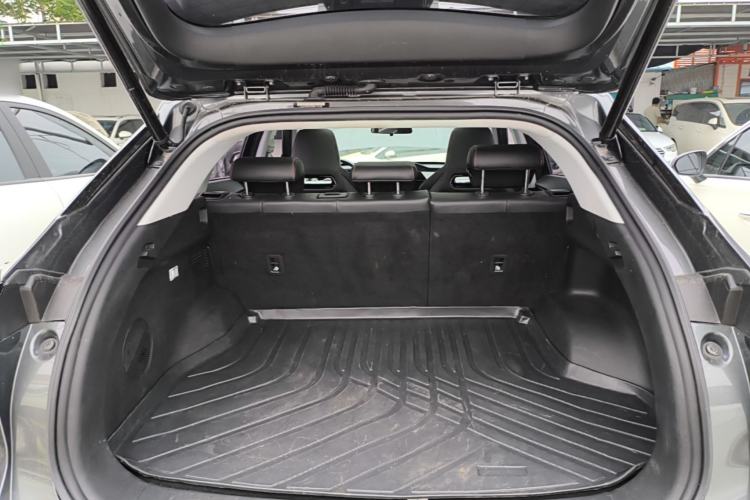 Used CHANGAN OSHAN Z6 2022 Blue Whale 1.5T DCT Smart Navigation Model Trunk