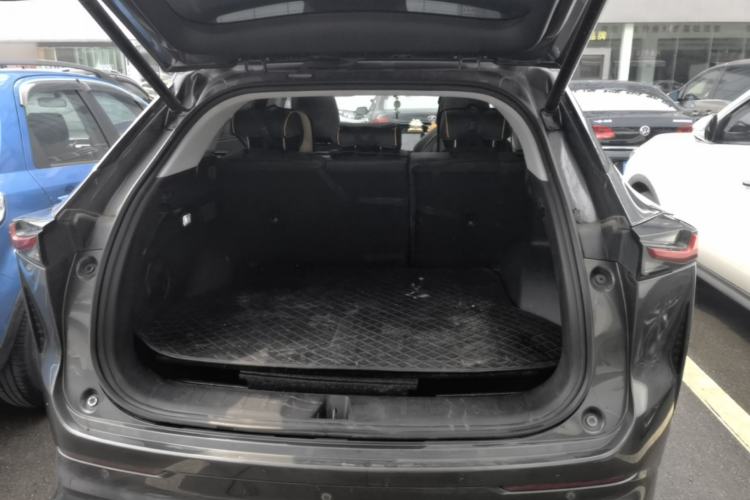 Used CHANGAN OSHAN Z6 2022 Blue Whale 1.5T DCT Luxury Model Trunk
