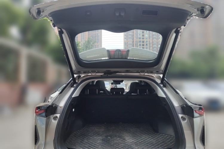 Used CHANGAN OSHAN Z6 2022 Blue Whale 1.5T DCT Luxury Model Trunk