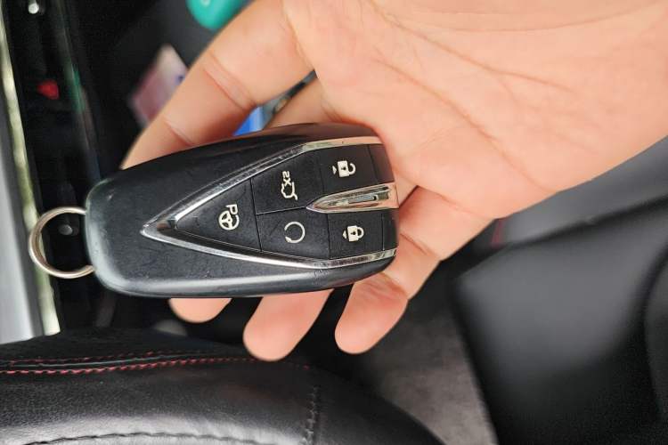 Used CHANGAN OSHAN Z6 2022 Blue Whale 1.5T DCT Smart Edition Vehicle Key
