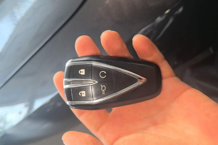Used CHANGAN OSHAN Z6 2022 Blue Whale 1.5T DCT Smart Edition Vehicle Key