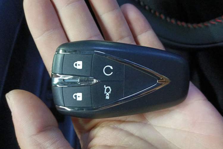 Used CHANGAN OSHAN Z6 2022 Blue Whale 1.5T DCT Smart Edition Vehicle Key