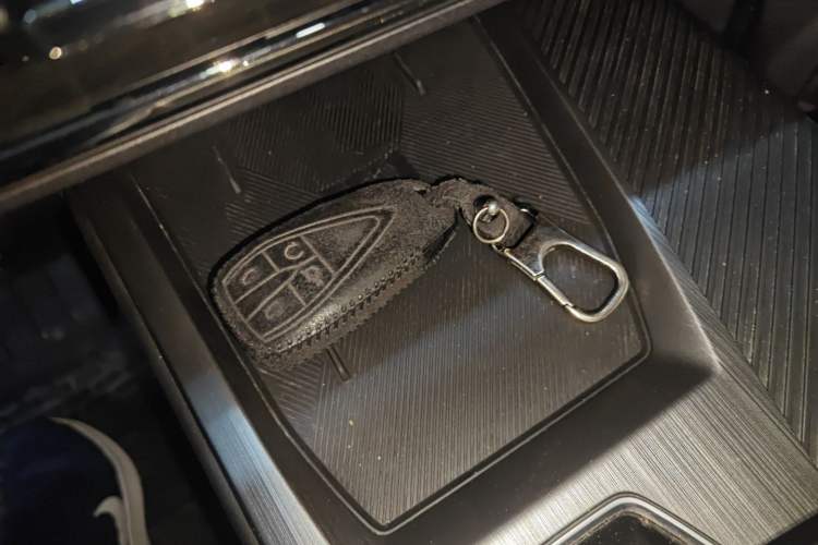 Used CHANGAN OSHAN Z6 2022 Blue Whale 1.5T DCT Smart Edition Urban Version Vehicle Key