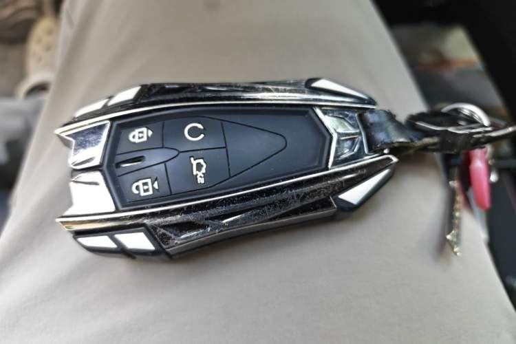 Used CHANGAN OSHAN Z6 2022 Blue Whale 1.5T DCT Smart Edition Urban Version Vehicle Key