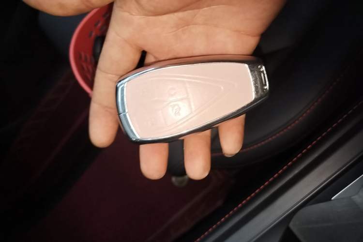 Used CHANGAN OSHAN Z6 2022 Blue Whale 1.5T DCT Smart Edition Vehicle Key