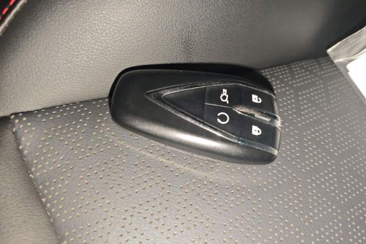 Used CHANGAN OSHAN Z6 2022 Blue Whale 1.5T DCT Smart Edition Vehicle Key