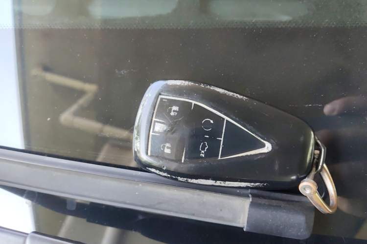 Used CHANGAN OSHAN Z6 2022 Blue Whale 1.5T DCT Luxury Model Vehicle Key