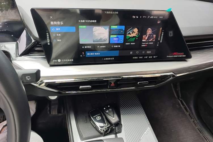 Used CHANGAN OSHAN Z6 2022 Blue Whale 1.5T DCT Smart Edition Urban Version Audio And AC Panel