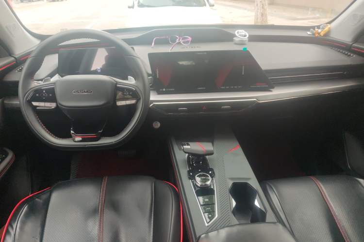 Used CHANGAN OSHAN Z6 2022 Blue Whale 1.5T DCT Luxury Model Center Console