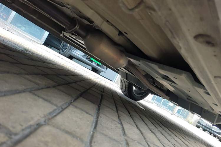 Used CHANGAN OSHAN Z6 2022 Blue Whale 1.5T DCT Smart Edition Urban Version Chassis Front Left