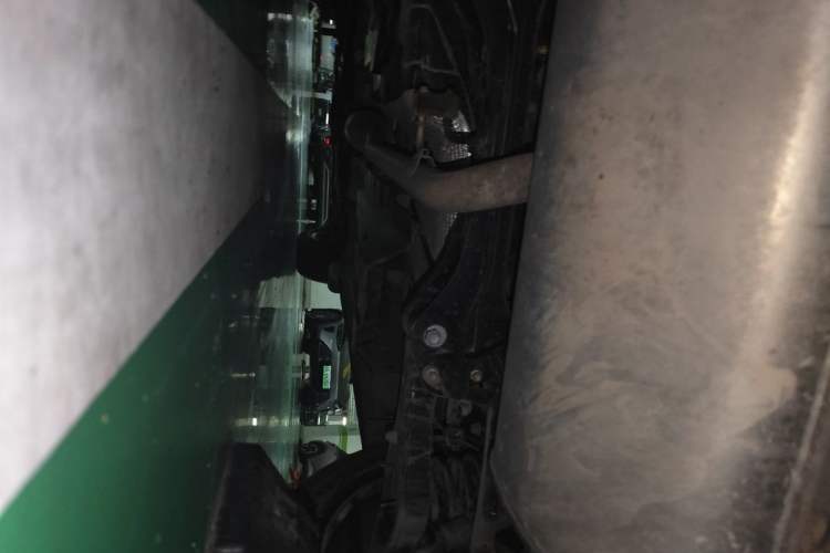 Used CHANGAN OSHAN Z6 2022 Blue Whale 1.5T DCT Smart Navigation Model Chassis Rear