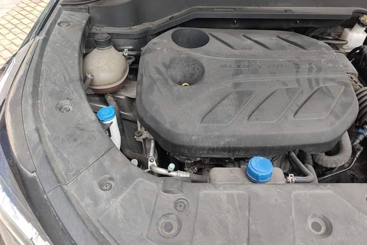 Used CHANGAN OSHAN Z6 2022 Blue Whale 1.5T DCT Smart Edition Urban Version Engine Bay Right