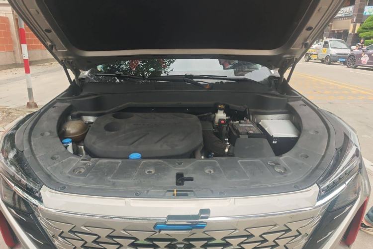 Used CHANGAN OSHAN Z6 2022 Blue Whale 1.5T DCT Luxury Model Engine Bay
