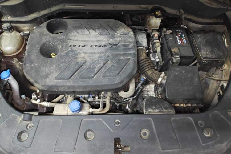 Used CHANGAN OSHAN Z6 2022 Blue Whale 1.5T DCT Smart Navigation Model Engine Bay