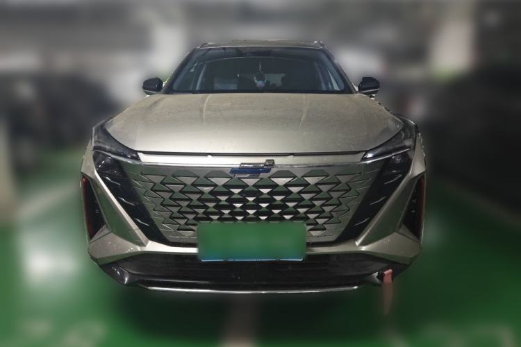 Used CHANGAN OSHAN Z6 2022 Blue Whale 1.5T DCT Smart Navigation Model Front
